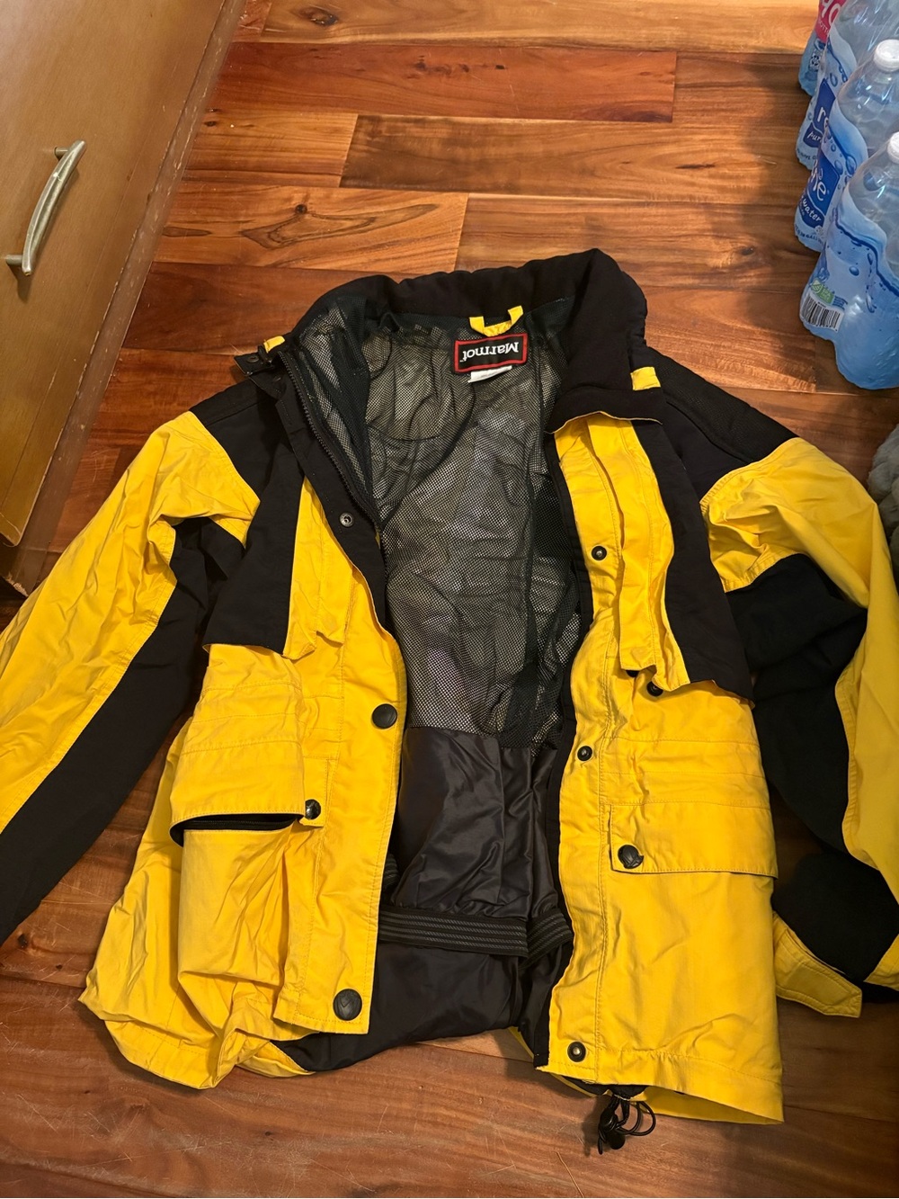 Vintage Marmot Gore-Tex Style‎ Ski Jacket Yellow Black Size M